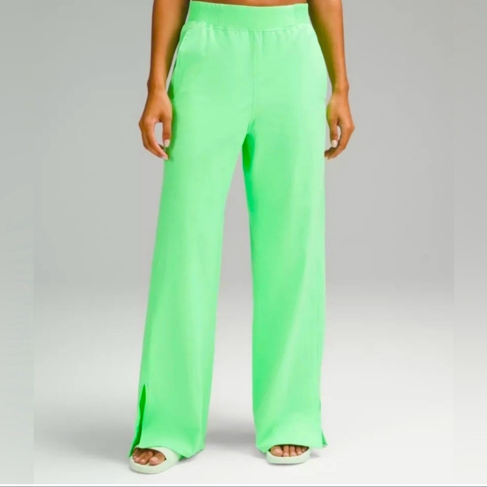 LULULEMON: high rise wide leg pant